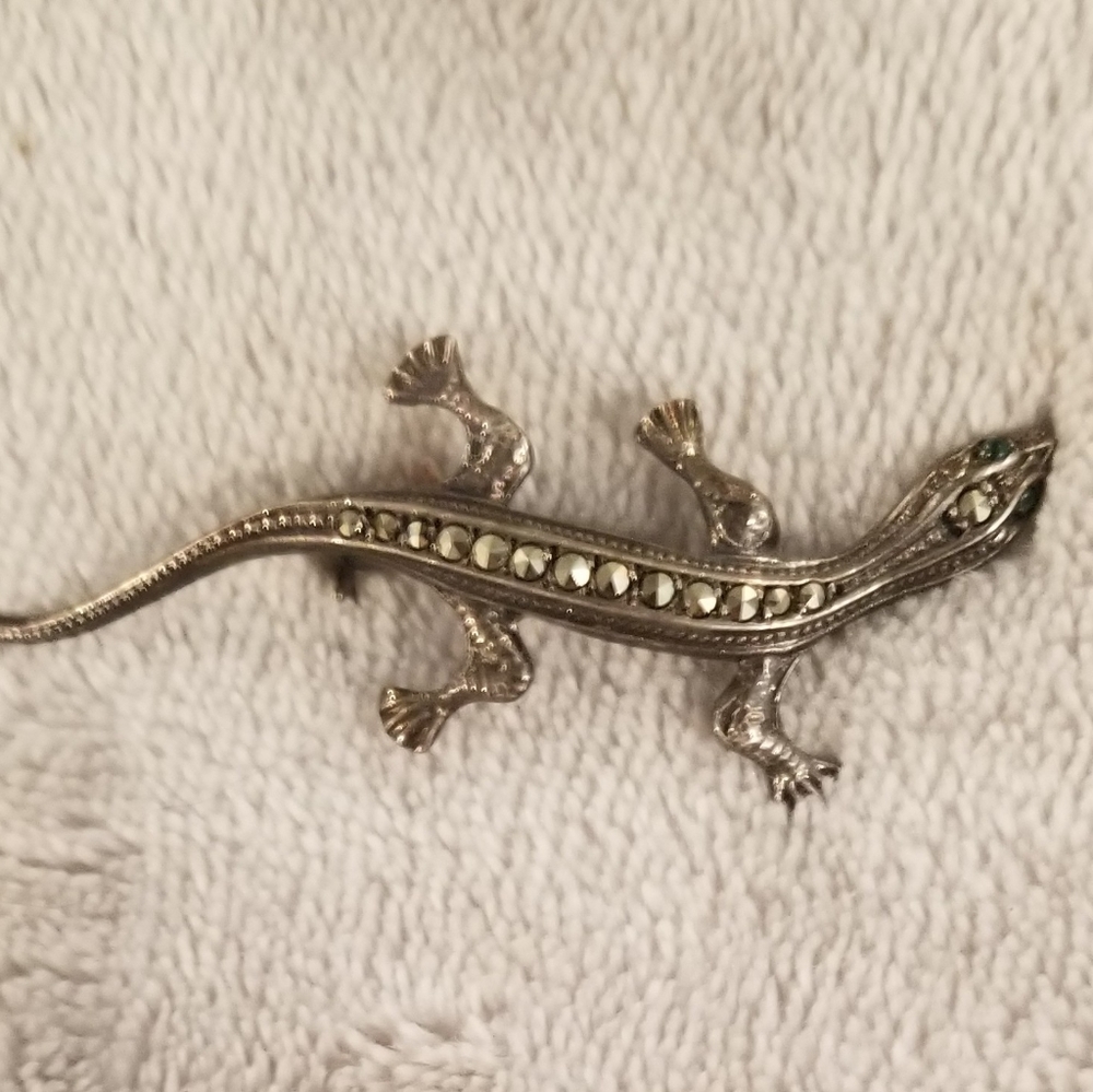 Vintage Brooche.  A7